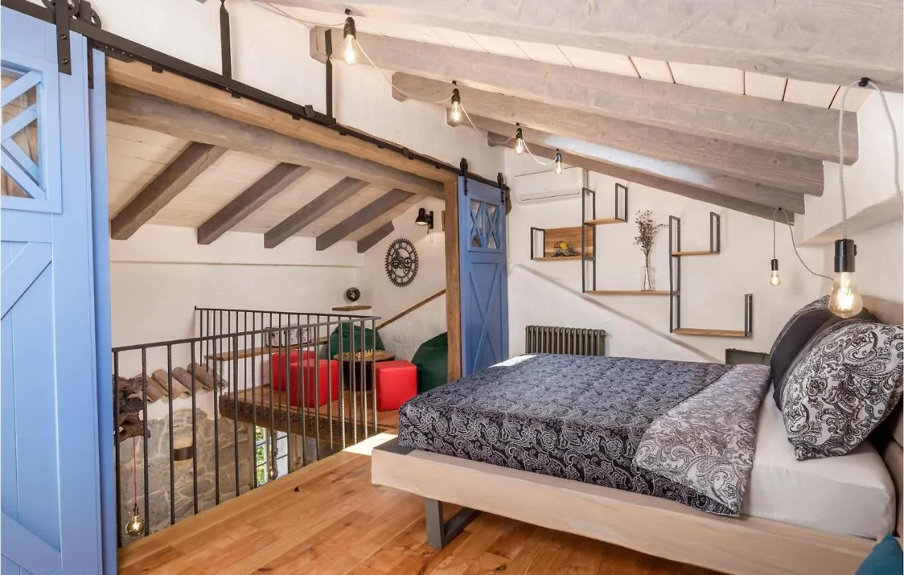 Amazing Home In Mucici With Kitchen Holiday home