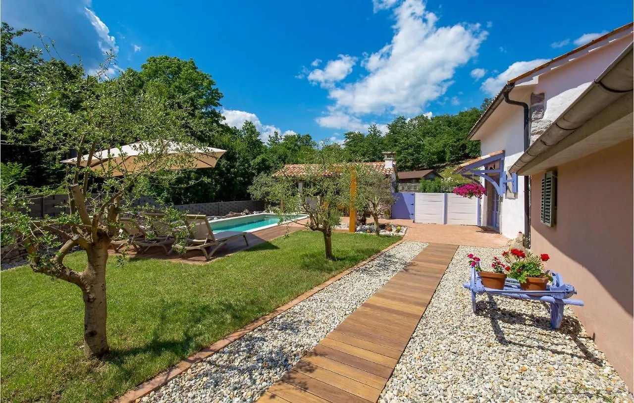 Amazing Home In Mucici With Kitchen Holiday home