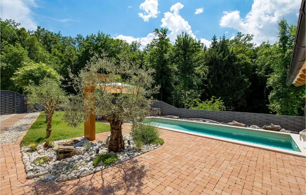 Amazing Home In Mucici With Kitchen 0*,